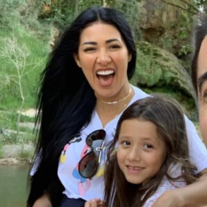 Simaria posta foto da filha, Giovana, e fãs apontam semelhança entre elas, em 19 de abril de 2020