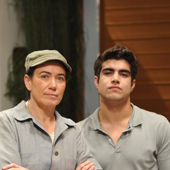 'Fina Estampa': Antenor (Caio Castro) é o filho mais problemático de Griselda (Lilia Cabral)