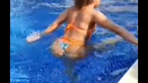 Vídeo: Anitta malha dentro d'água
