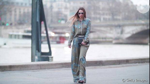 Pijamas já são moda entre as fashionistas no street style