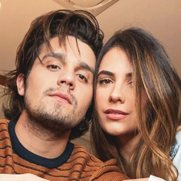 Luan Santana se declarou em aniversário da noiva, Jade Magalhães: 'Parabéns, meu amor. Te amo'