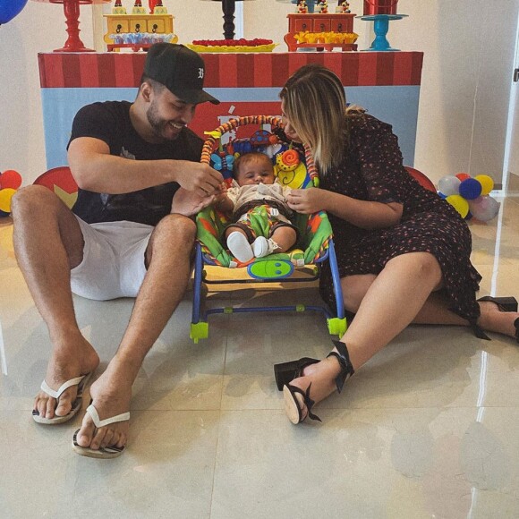 Léo, filho de Murilo Huff e Marília Mendonça, roubou a cena na web