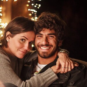 Deborah Secco se divertiu ao fazer quiz com o marido, Hugo Moura