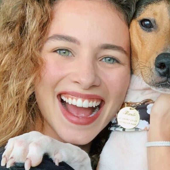 Transição capilar: Laryssa Ayres assumiu cachos em foto com namorada, Maria Maya