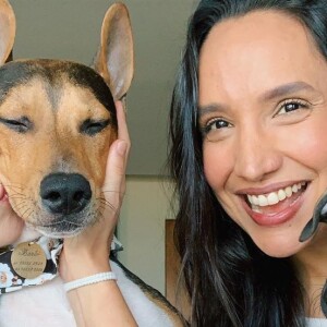 Laryssa Ayres e Maria Maya fizeram foto em família com cachorros