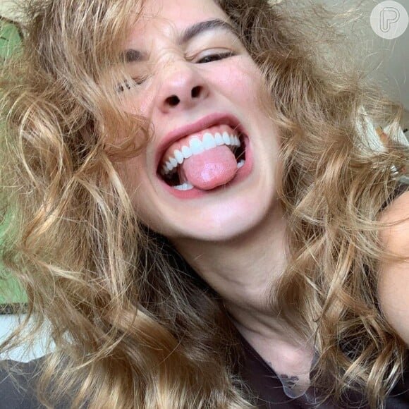 Laryssa Ayres mostrou cabelo cacheado em foto no Instagram