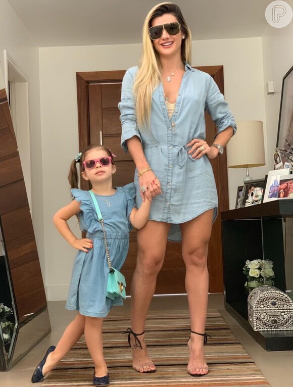 Mirella Santos publicou vídeo com look igual ao de sua filha