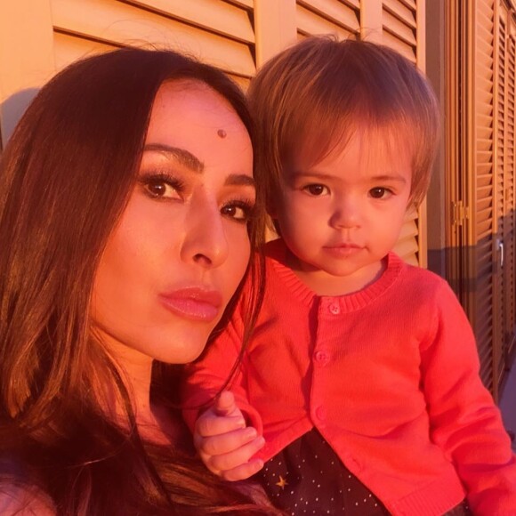 Sabrina Sato destaca semalhança com a filha, Zoe, em foto