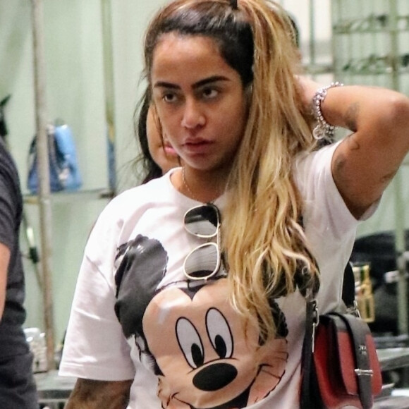 Irmã de Neymar, Rafaella Santos agita web por foto