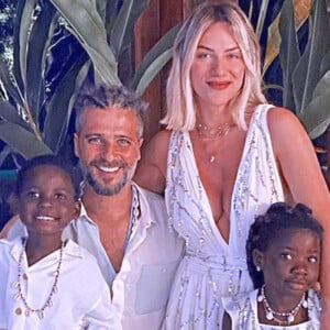 Giovanna Ewbank e Bruno Gagliasso são pais de Títi, de 6 anos, e Bless, de 5