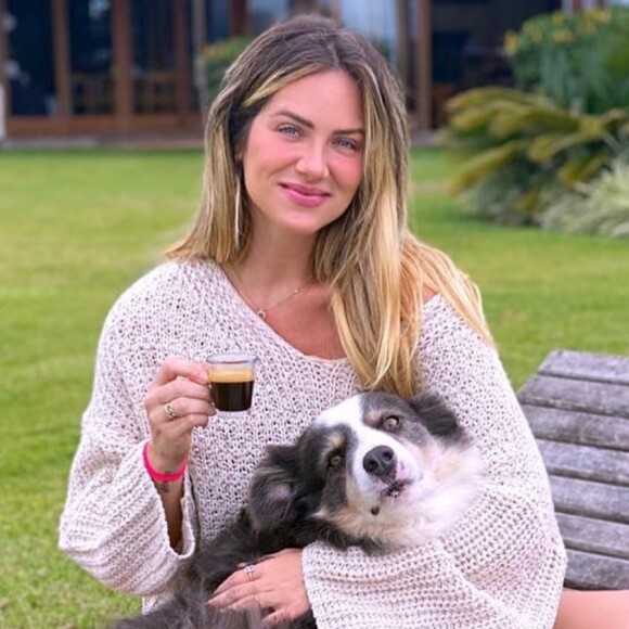 Em primeira gravidez, Giovanna Ewbank foi elogiada por foto de topless