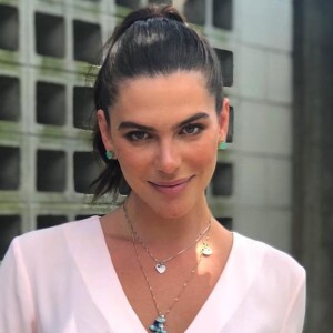 Mariana Goldfarb alertou para internauta que está usando sua foto em aplicativo de paquera