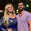 Ellen Rocche apagou fotos com Rogério Oliveira e colocou Instagram privado após fim do noivado