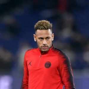 Neymar segue treinando em casa enquanto não volta aos campos pelo Paris Saint-Germain