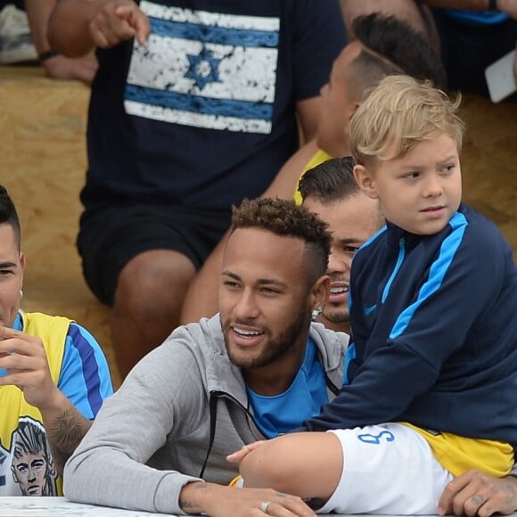 Davi ucca e o pai, Neymar, protagonizaram vídeo divertido no Instagram