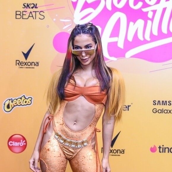 Anitta está de quarentena em sua mansão com Gui Araújo, no Rio de Janeiro