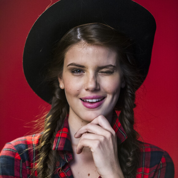 Camila Queiroz no papel de Angel em 'Verdades Secretas'