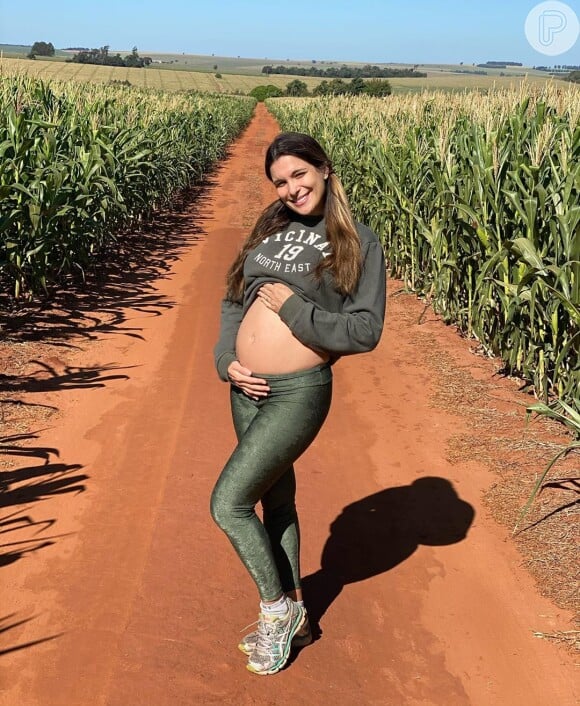 Ex-BBB Kamilla Salgado mantém rotina fitness na gravidez