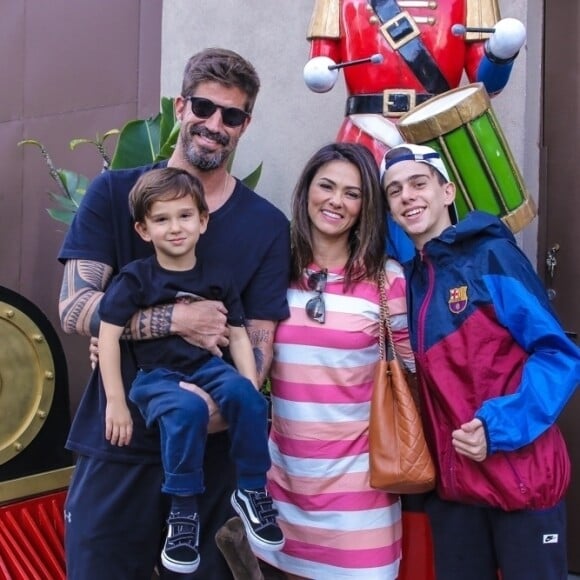Suzana Alves é casada com o ex-tenista Flávio Saretta e é mãe de Joaquim, de 3 anos. O ex-atleta é pai de Felipe, de 15 anos