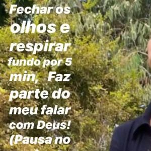 Suzana Alves, ex-Tiazinha, exibe fios brancos em foto