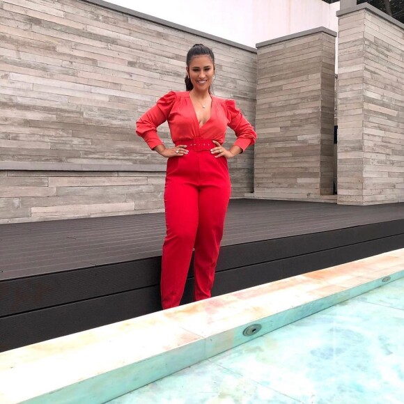 A mansão de Simone em SP tem piscina, sauna, cinema e até elevador