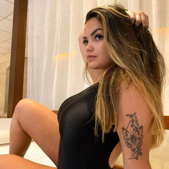 Suzanna Freitas recebe mensagens de homens pedindo fotos mais sensuais