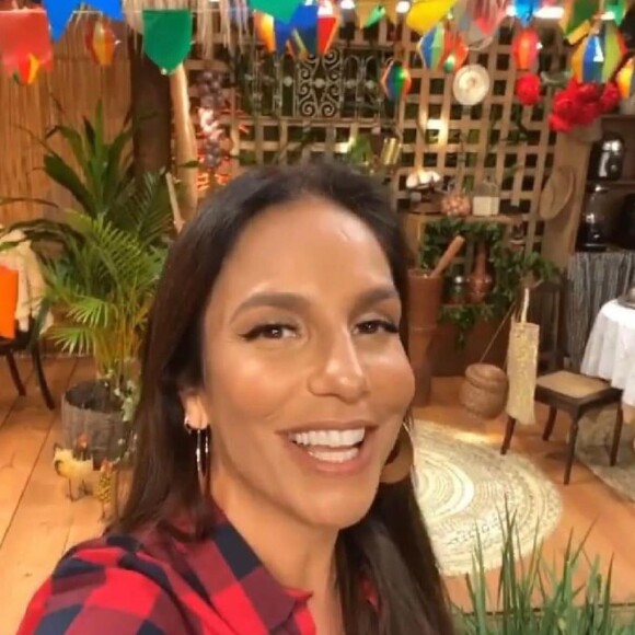 Ivete Sangalo promoveu live junina na garagem de sua casa em Salvador, na Bahia, na noite deste sábado, 20 de junho de 2020