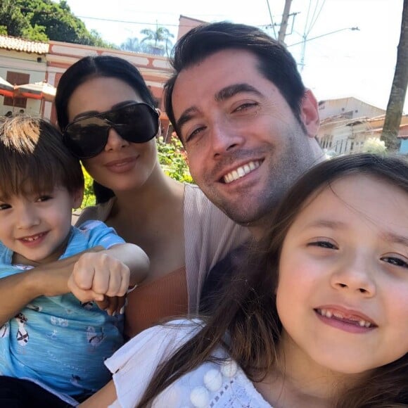 Simaria e Vicente com os filhos Giovanna e Pawel