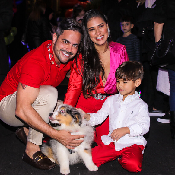 Simone é casada com o empresário Kaká Diniz e mãe de Henry