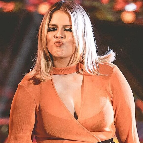 Marília Mendonça confessou dificuldade de largar a cerveja