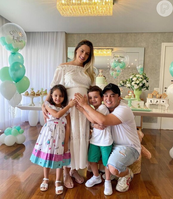 Kauan, da dupla com Matheus, e Sarah Biancolini se casaram em dezembro de 2018