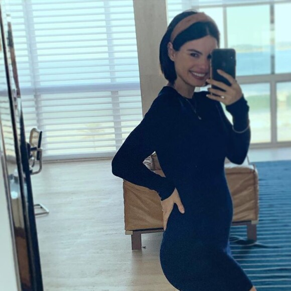 Sthefany Brito, grávida, conta curiosidade sobre movimento do filho na barriga. Vídeo!