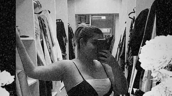 Marília Mendonça exibiu corpo de biquíni em vídeo do Instagram neste domingo, 5 de julho de 2020
