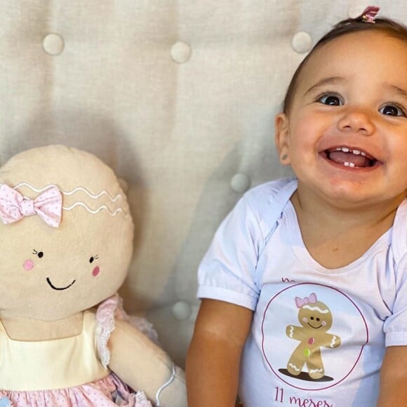 Manuella, filha de Ticiane Pinheiro e César Tralli, está completando 1 ano