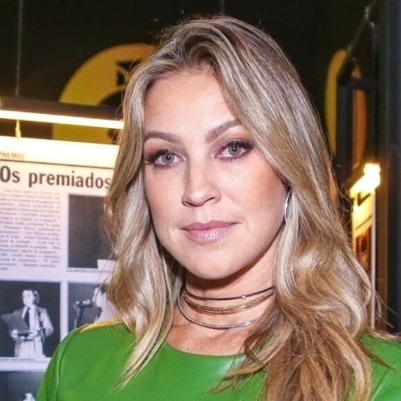 Luana Piovani anuncia término do namoro com jogador de basquete israelense