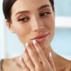 Rugas nos lábios: massagem facial ajuda a suavizar as linhas