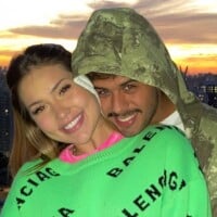 Virgínia Fonseca e Zé Felipe trocam beijos e amiga faz flagra do casal: 'Mereço'