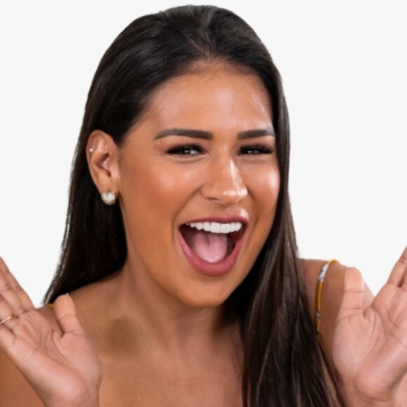 Simone, da dupla com Simaria, está arrasando em seu canal no YouTube 