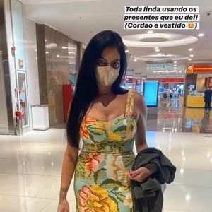 Suzanna Freitas compra vestido e acessórios usados por Elisabeth Mota em aniversário