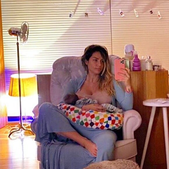 Giovanna Ewbank comenta sobre a amamentação do filho