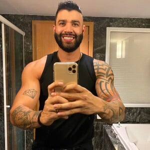 Gusttavo Lima conta como foi experiência com maconha em live