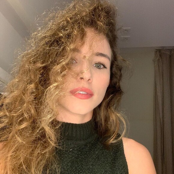 Laryssa Ayres mostra resultado de transição capilar