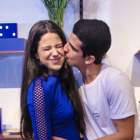 Enzo Celulari e Sophia Raia trocaram declarações na web: 'Te amo'