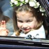 Filha de Kate Middleton e William, Charlotte tem uma tiara de brinquedo com a qual adora brincar