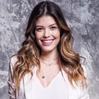 Vitória Strada recorda 1º beijo e reação dos pais por namoro com Marcella Rica