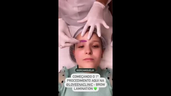 Vídeo: Larissa Manoela exibe tratamento estético na boca e sobrancelha