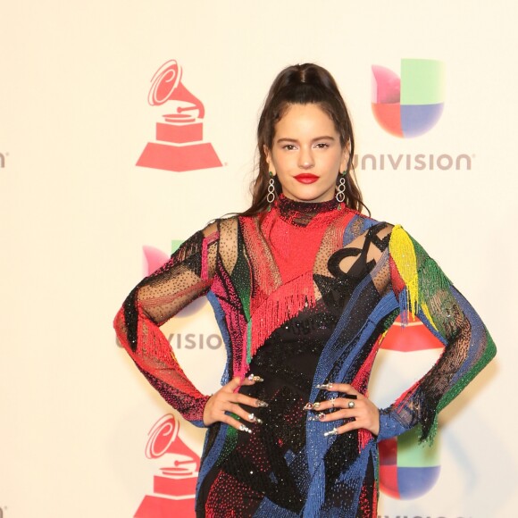 A cantora Rosalía é espanhola e tem 26 anos