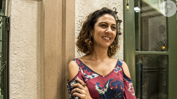 Na novela 'Amor de Mãe', Penha (Clarissa Pinheiro) vai se envolver com Leila (Arieta Corrêa) após deixar a cadeia
