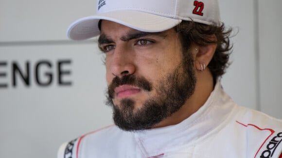 Caio Castro anuncia carreira de piloto e descarta saída da TV: 'Não inviabiliza'
