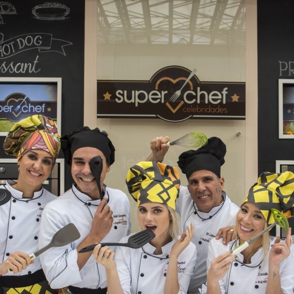 André Gonçalves e Danielle Winits têm experiência em talent-show e reality-show. Atores se conheceram no 'SuperChef Celebridades' em 2016. Ele esteve na 'Casa dos Artistas 2' e ela, no 'Show dos Famosos'